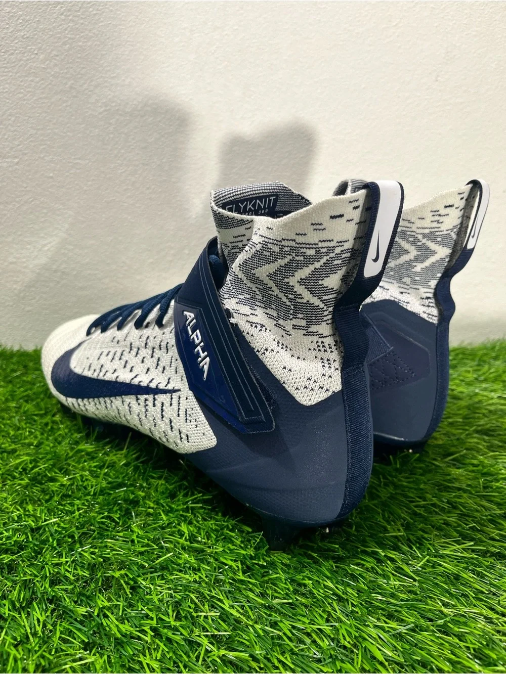 Nike Alpha Menace Elite 2 Flyknit Football Cleats Men’s Size 13 BV2077-101